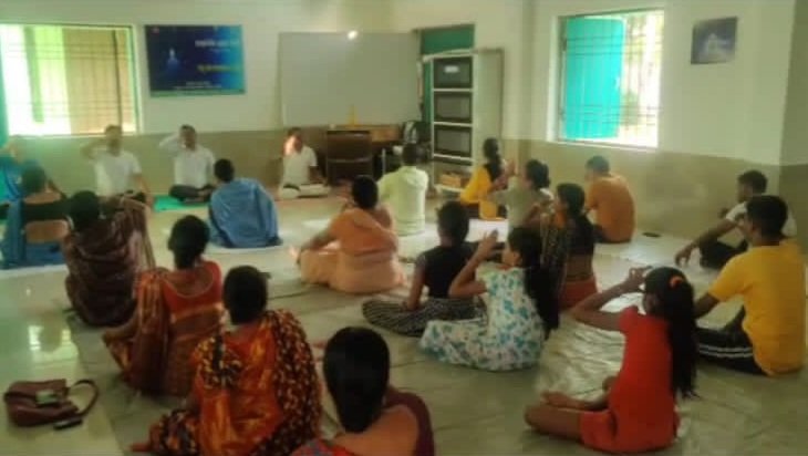 AbhijitKumar_90's tweet photo. Organizing yoga camp. VLE Abhijit Kumar Pradhan 
Kalla, Barkote, Deogarh, Odisha https://t.co/BEbSrm2vFb