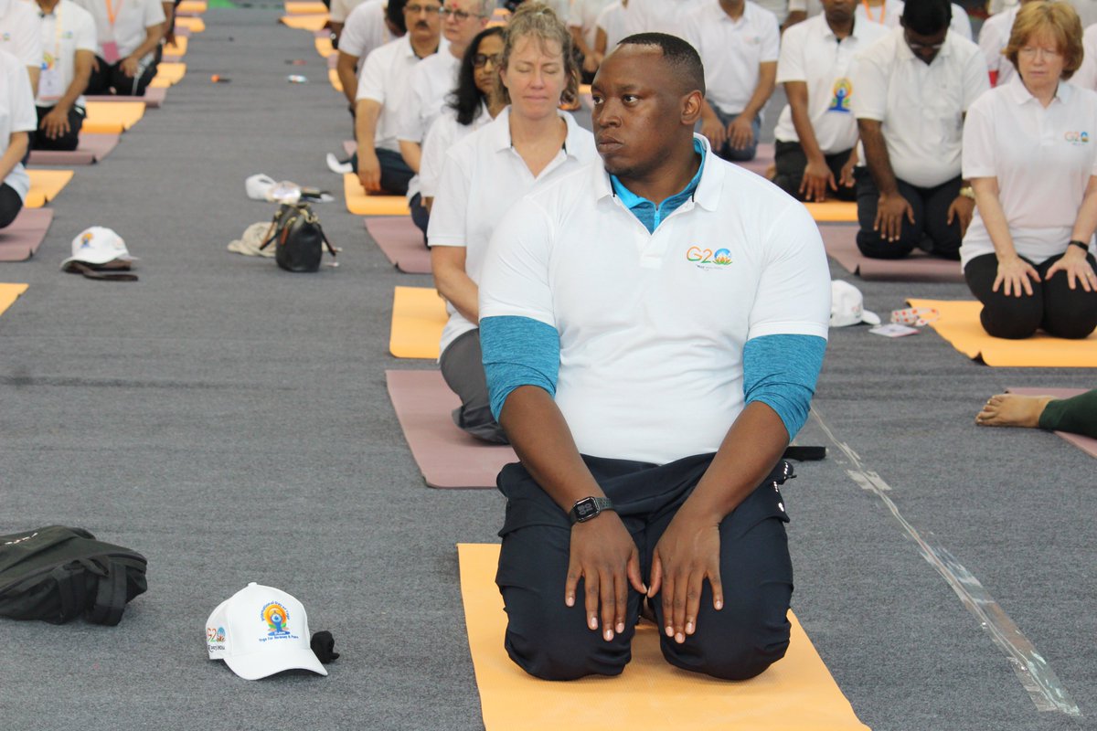 G20edu_Pune's tweet photo. Foreign delegates from the #G20 nations who are presently visiting Maharashtra's Pune to attend G20 Education Working Group's 4th meet, participated in International Yoga Day event organized at Savitribai Phule Pune University  #YogaDay2023 
@g20org #InternationalYogaDay https://t.co/dEs6tbr0vE