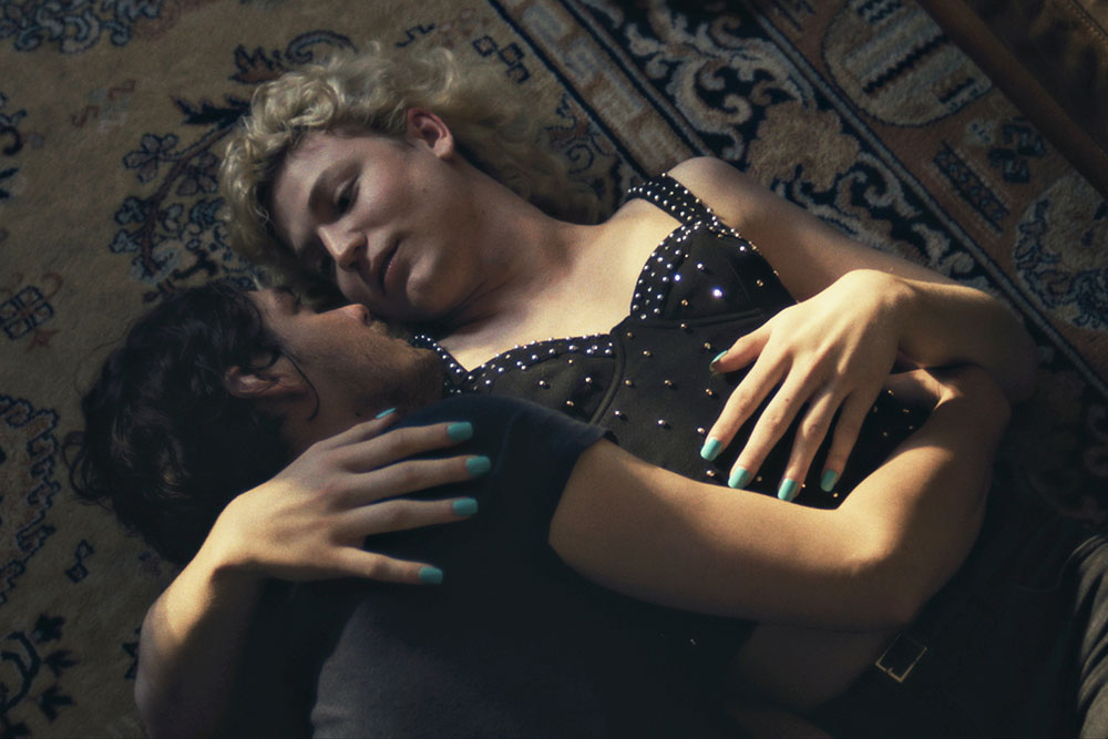 Ab morgen im #Kino: Christoph Hochhäusler inszeniert in #BisAnsEndeDerNacht« (@grandfilm_de) einen berauschenden Genrefilm. Hier die komplette Kritik von Simon Hauck!
muenchner-feuilleton.de/2023/06/21/bis…