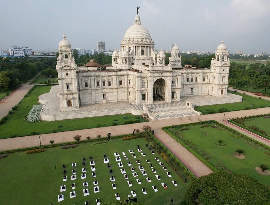 NSG’s regional Hub Kolkata celebrated 9th International Yoga Day at Victoria Memorial. 
Lets embrace the power of Yoga to find balance in our lives.
#HarAnganYoga 
#9thInternationalYogaDay