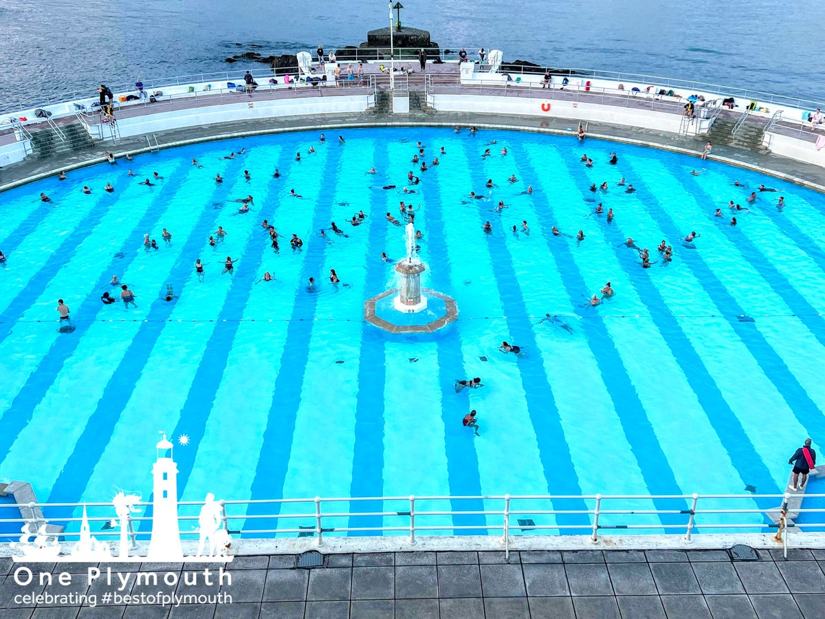 oneplymouth's tweet image. Hundreds took part in a 4.45am-8am dip in the sea and Tinside Lido for a sunrise swim to celebrate the summer solstice! 🌅 Watching the sun rise over @PlymSoundNMP #BestOfPlymouth

Photos by #OnePlymouth team member @sirfixalock