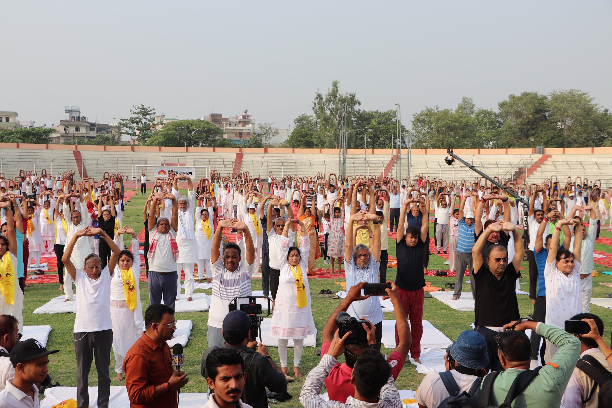 योग दिवस पर पटना सहित अन्य शहरों में योगाभ्यास का दिखा नजारा, BJP के… Yoga practice was seen in other cities including Patna on Yoga Day, BJP…