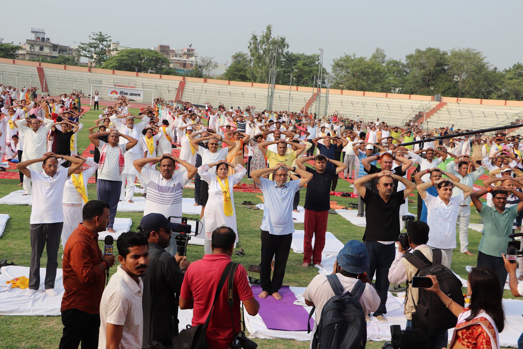 योग दिवस पर पटना सहित अन्य शहरों में योगाभ्यास का दिखा नजारा, BJP के… Yoga practice was seen in other cities including Patna on Yoga Day, BJP…