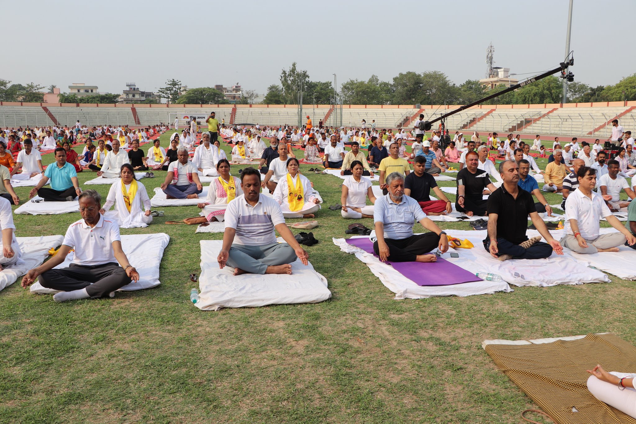 योग दिवस पर पटना सहित अन्य शहरों में योगाभ्यास का दिखा नजारा, BJP के… Yoga practice was seen in other cities including Patna on Yoga Day, BJP…