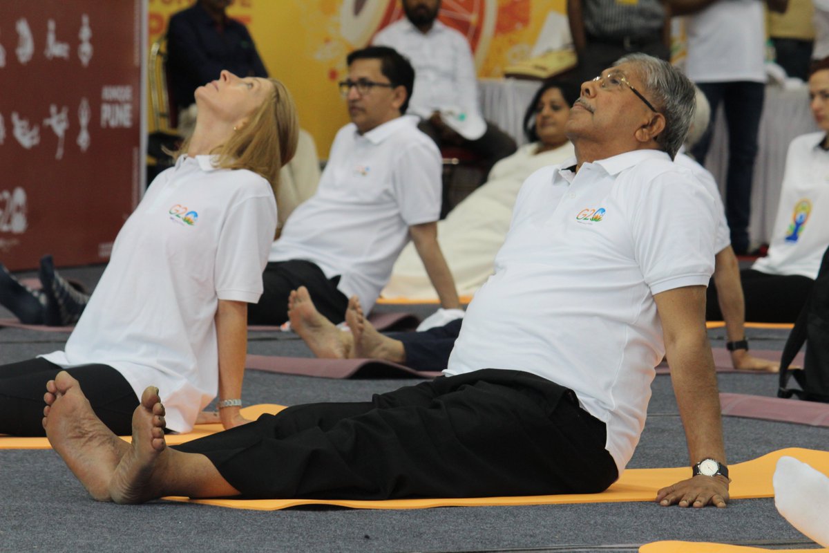 G20edu_Pune's tweet photo. Union Education Minister Dharmendra Pradhan, Maharashtra's Minister for Higher &amp; Technical Education Chandrakant Patil, and Savitribai Phule Pune University's Vice Chancellor, Dr. Suresh Gosavi participated in #InternationalYogaDay celebrations
@g20org https://t.co/hYa5lh3jKc