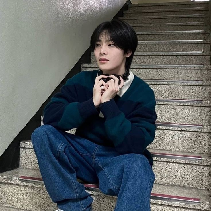 ◞⃕  🎧!! 🫐✶  day 5

 ✶  #  ziah !
— 08' , she/her , isfp
🪽# looking  for  interactive  moots !!

 👥#kpoptwt &amp; #stantwt
•if stays,onces,carats,blinks
~ any fandom is welcome tho !

☆  ults :skz , twice , svt , bp 
♡ / ↻ to be moots / share ! 🕊️