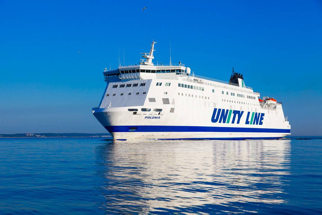 PolskaMorska's tweet image. 10-tysięczny rejs promu Polonia ❗️
We wtorek, 20 czerwca, #prom pasażersko-ładunkowy #Polonia, należący do floty #UnityLine, wypłynął w swój jubileuszowy #rejs ze Świnoujścia do szwedzkiego Ystad.
polska-morska.pl/2023/06/20/10-…
