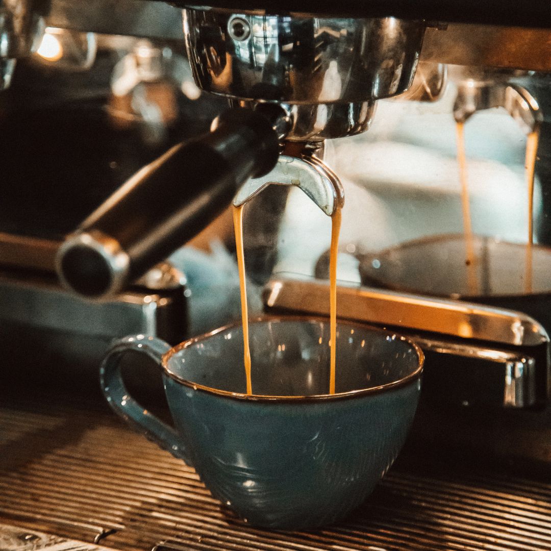 ViewTynemouth's tweet image. Coffee with a view ... at The View! 

See what we did there?😉

Joking aside, our coffees really do come with the best beach view in this part of the world! ☕🌊

#coffee #coffeeclub #morningcoffee #ringtonscoffee #coffeewithaview #letsmeetforcoffee #coffeedate #coffeelover