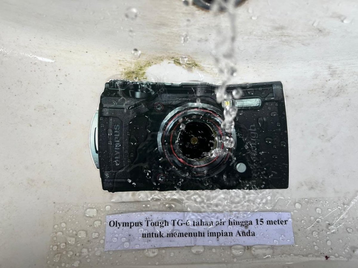 ayonaraaa's tweet photo. Olympus tough TG-6 tahan air hingga 15m untuk memenuhi impian anda! #Belepotan2 #Constantine @komunikasiUMY https://t.co/afGNgawPio