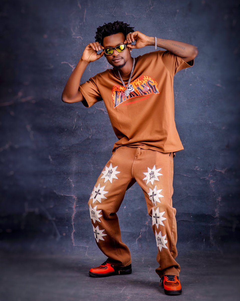 yawberkOriginal's tweet image. which of your favorite artiste fioner???😤🔥👑 name them!!🤷🏽‍♂️