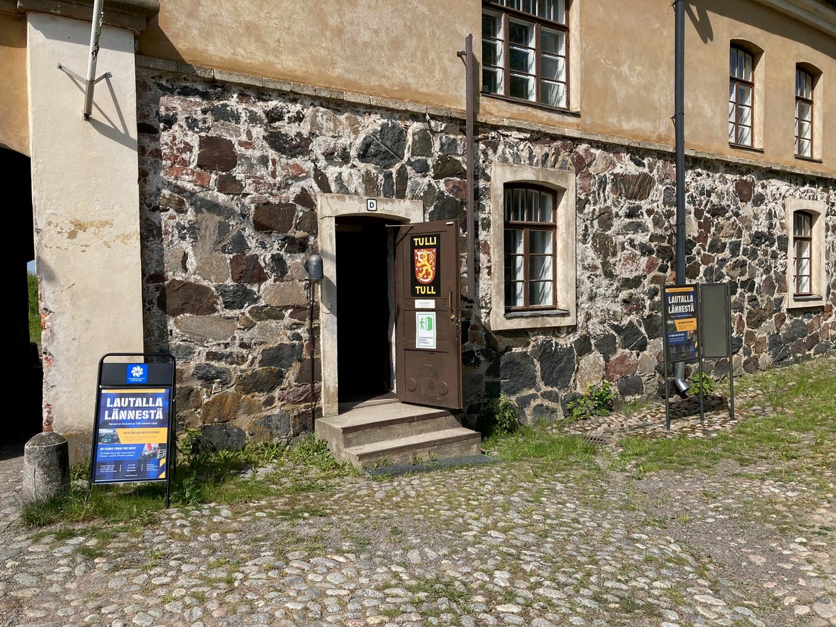 Kaupunkijuhannus Helsingissä? ☀️🌸 Tutustu autolauttaliikenteen ja Tullin historiaan Suomenlinnan Tullimuseossa – museo on avoinna koko juhannusviikonlopun (vapaa pääsy) 👉tulli.fi/-/juhannus-hel…

#Tullimuseo #juhannus