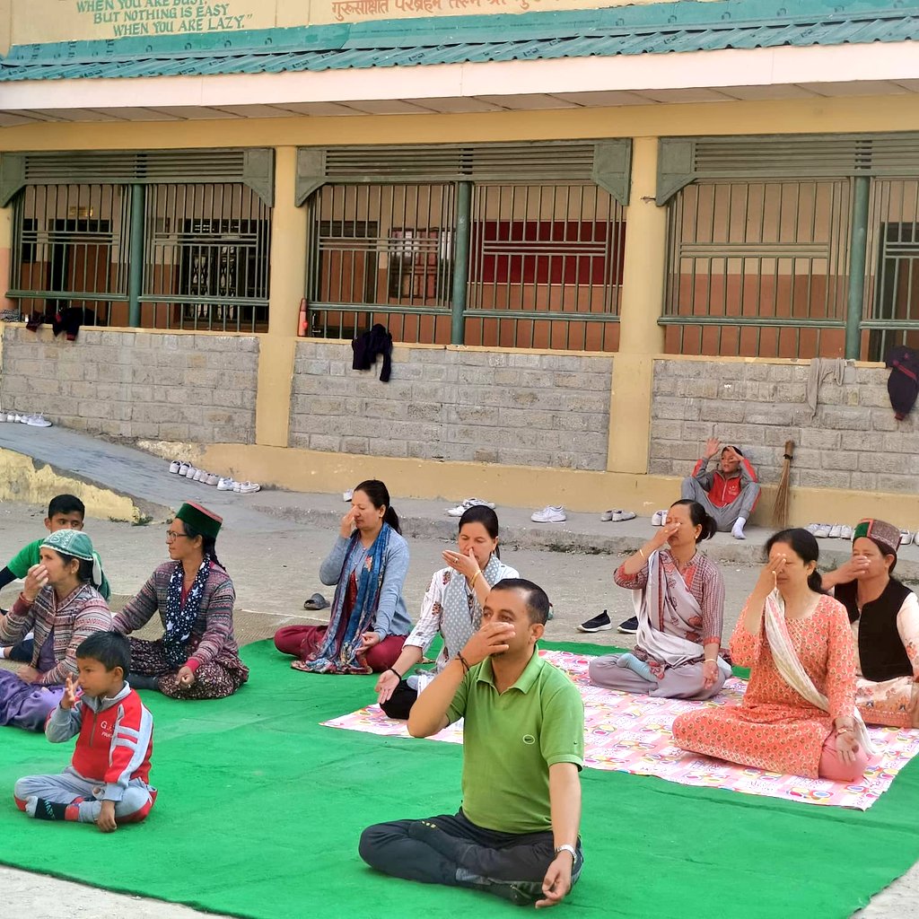 Yoga poses done by village commoners on the occasion of 𝐈𝐍𝐓𝐄𝐑𝐍𝐀𝐓𝐈𝐎𝐍𝐀𝐋 𝐘𝐎𝐆𝐀 𝐃𝐀𝐘. 
@_NSSIndia @NSSRDChandigarh @NssrdD @ConnectingNss @_NSSAwards @NSSRDPATNA @nssrdbangalore @PMOIndia @ianuragthakur @YASMinistry @iyd21june