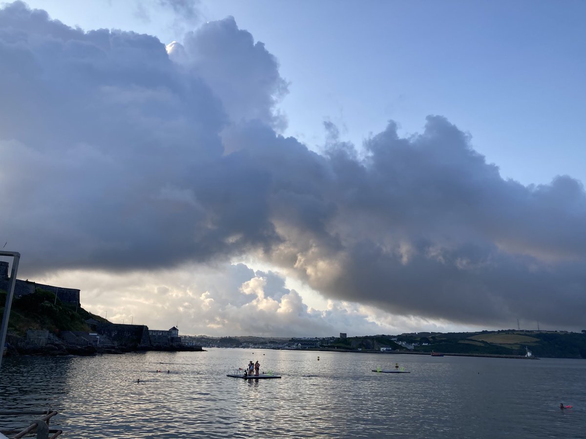 sue_dann's tweet image. A beautiful Mid Summer Solstice morning and a lovely swim in ⁦@plymouthcc⁩  Tinside Lido at 5am 🏊‍♀️🌞🥰