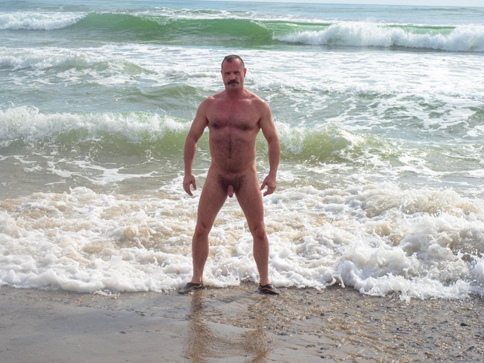 What's up, Beaches? https://t.co/fB89e6BF9V