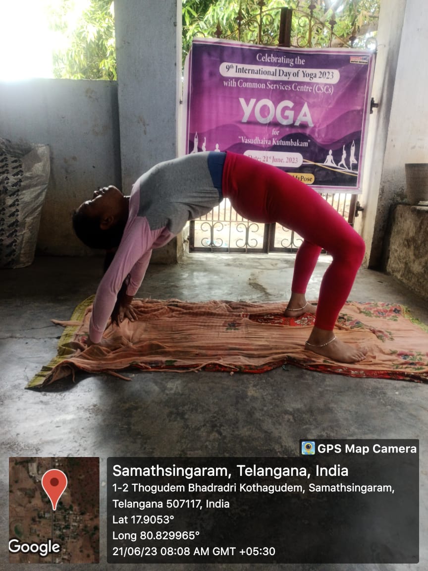 ASrinivasared's tweet photo. 🎊Celebrating 9th International Yoga Day 🎊

Village Name :- SAMITHISINGARAM 
Mandal Name :- MANUGURU
District:- BHADRADRI KOTHAGUDEM 
Telangana.

VLE Name :YENIKA DURGADEVI
CSC ID : 723612370017

@CSCegov_
@CSCSPV_Health
@moayush
@CSCTelangana
 
#CSCPeYoga 
#MyYogaMyPose https://t.co/Fne2Qsko8y