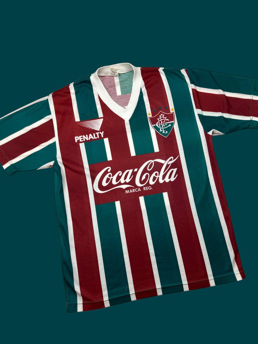 🔥NEW IN 🔥

1992/93 @fluminensefc home shirt by Penalty with classic @cocacola sponsor 😍

#football #footballshirt #shirt #shirts #fluminense #brazil #penalty #cocacola #coke #90s #vintage #classic #greatest #kits #classicfootballshirts #rare #old #throwback #oldschool #great