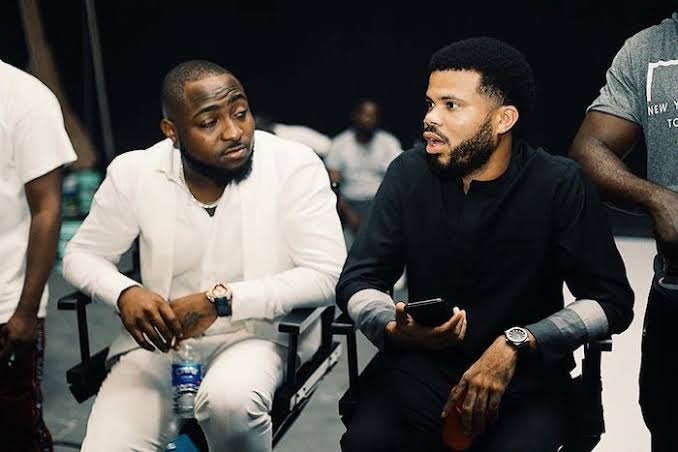 whipmusic_'s tweet photo. ARTISTE MANAGER AND THEIR DUTIES 

An artiste manager is a professional representative and advisor to a musician. They help build an artiste’s career and get their music in the hands of producers and top music executives in the industry 

A THREAD ⬇️ https://t.co/9kTdADKDlg