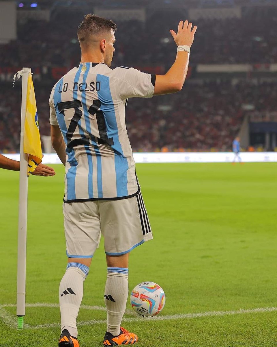 Raise your hand if you have 𝒄𝒍𝒂𝒔𝒔 ✋

#Argentina🇦🇷⚽
Follow everyone <a href="/fahadhossain90/">Messi FC</a>