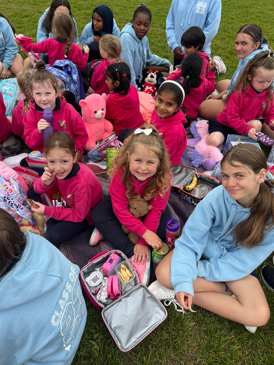 Togher Girls' National School tweet media