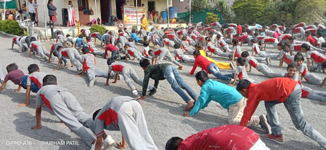 Suyog Krishna Dixit (@dixit_suyog) on Twitter photo #CSCPeYoga #Myyogamypose
<a href="/CSCegov_/">CSCeGov</a> <a href="/CSCSPV_Health/">CSC Health</a> <a href="/moayush/">Ministry of Ayush</a>
Yoga celebration at Aurangabad , Maharashtra. #CSCPeYoga #Myyogamypose
<a href="/CSCegov_/">CSCeGov</a> <a href="/CSCSPV_Health/">CSC Health</a> <a href="/moayush/">Ministry of Ayush</a>
Yoga celebration at Aurangabad , Maharashtra.