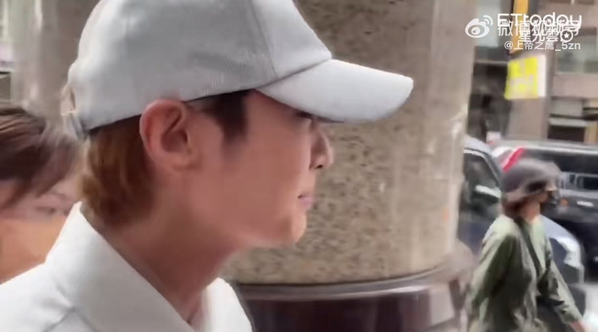 weibo_go's tweet image. Qiu rejects Aaron Yan’s apology; Yan bursts into tears, denying that he secretly filmed the explicit video 

Link: weibo-go.blogspot.com/2023/06/qiu-re…

#AaronYan #炎亚纶 #炎亞綸 #YanYalun #China #Taiwan #News #ChinaNews #台灣 #MeToo