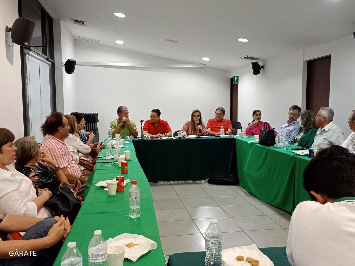 FCNSINOFICIAL's tweet photo. Desde el Frente Cívico Nacional Sinaloa Oficial, queremos compartir una noticia trascendental con ustedes. Hemos visitado al PRI, al igual que lo hicimos con el #PAN, PRD y MC.Creemos firmemente en la importancia de fortalecer nuestra democracia de cara al proceso electoral 2024 https://t.co/p8Nq9y4xlF