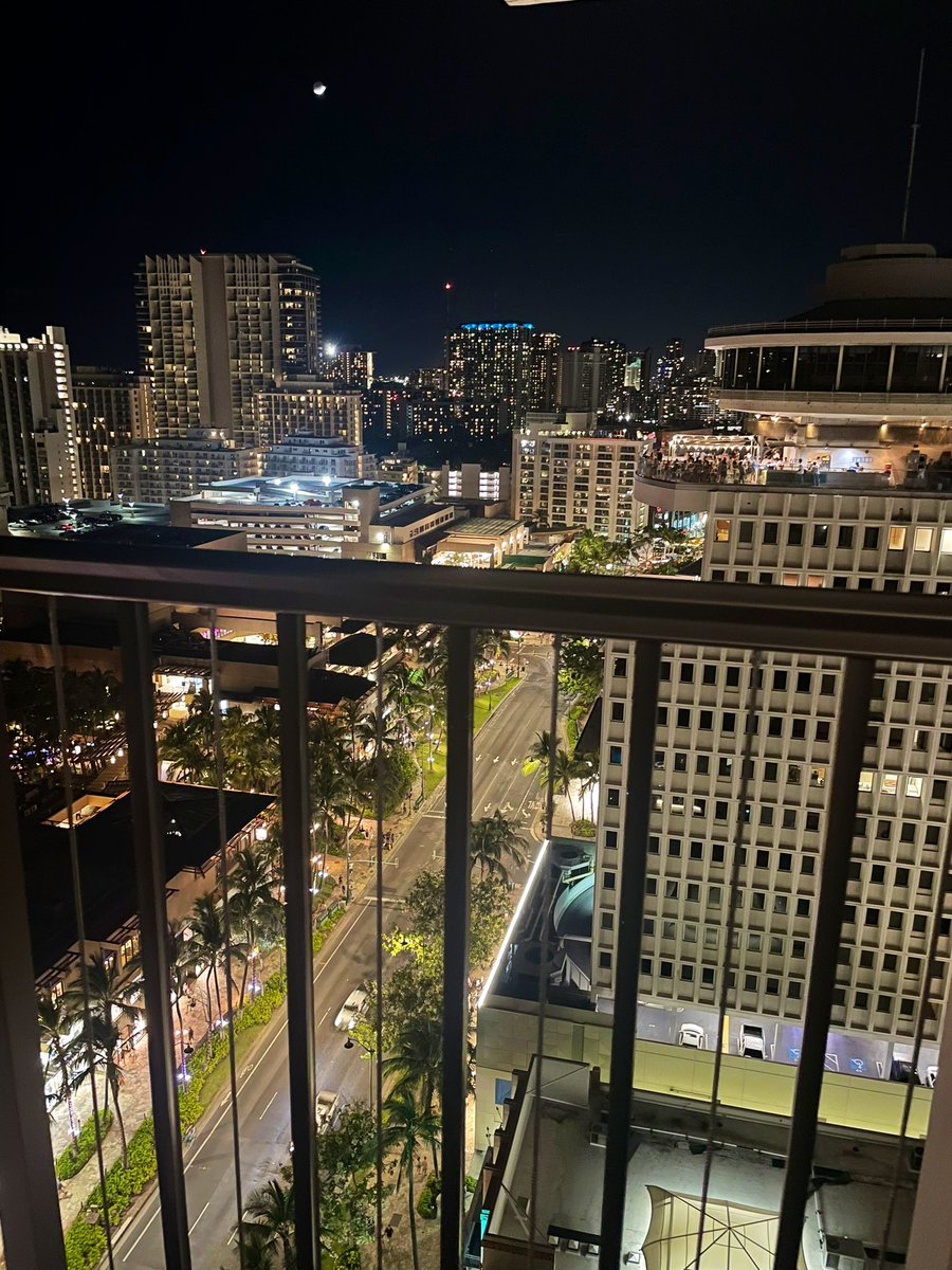 CityCoderUS's tweet photo. When your roomโs balcony is higher than the roof top bar, have a party on the balcony! Cheers ๐น
#devOnVacation #waikiki #beach #hawaii #rooftop https://t.co/zaOyaonT4t