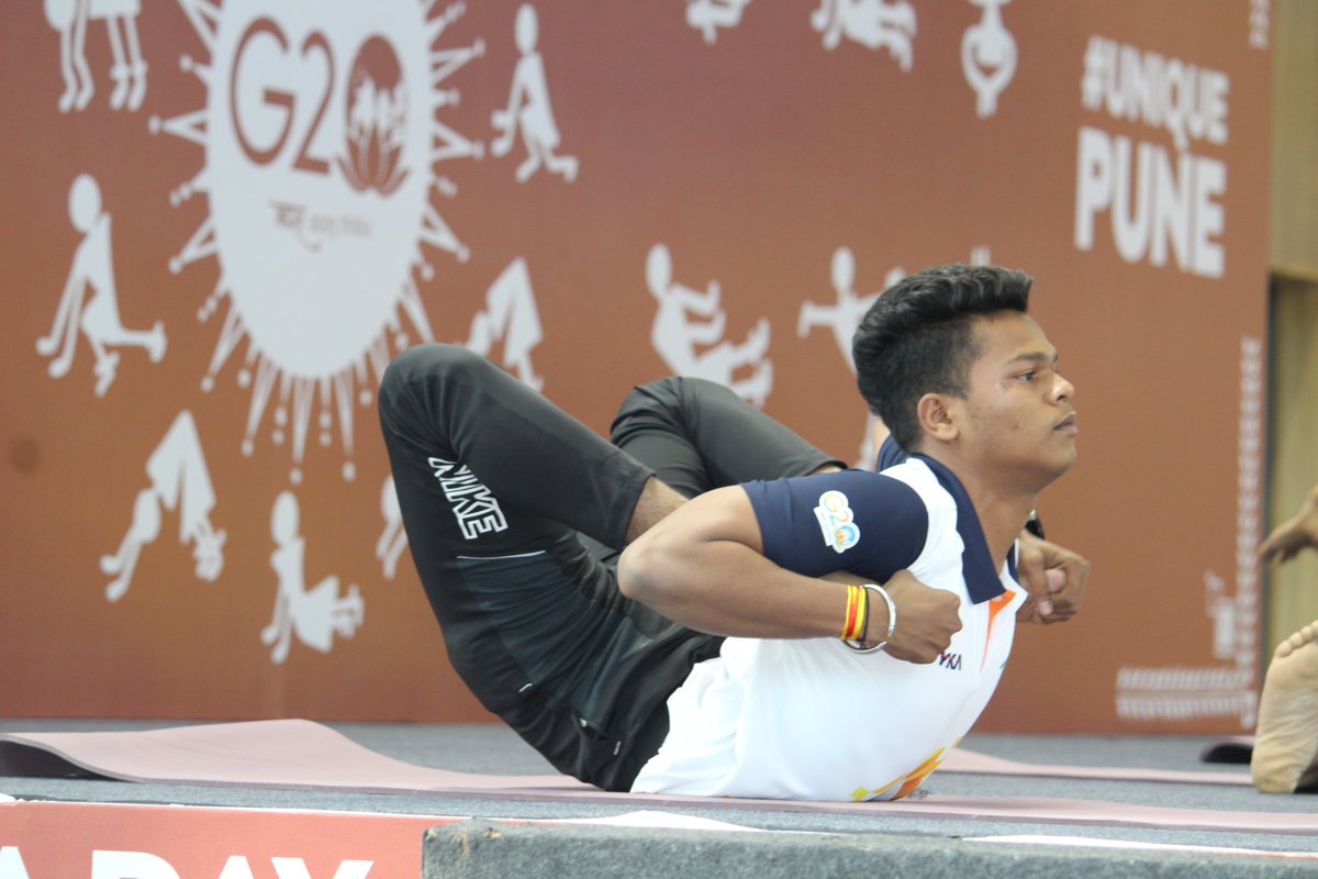 G20edu_Pune's tweet photo. Students of Savitribai Phule Pune University performed Yogasanas during the #InternationalYogaDay  celebrations organized at the University for the #G20 delegates 
@kheloindia @KheloIndiaMH @girishdmahajan @IndiaSports @ianuragthakur https://t.co/5rKxffozsB