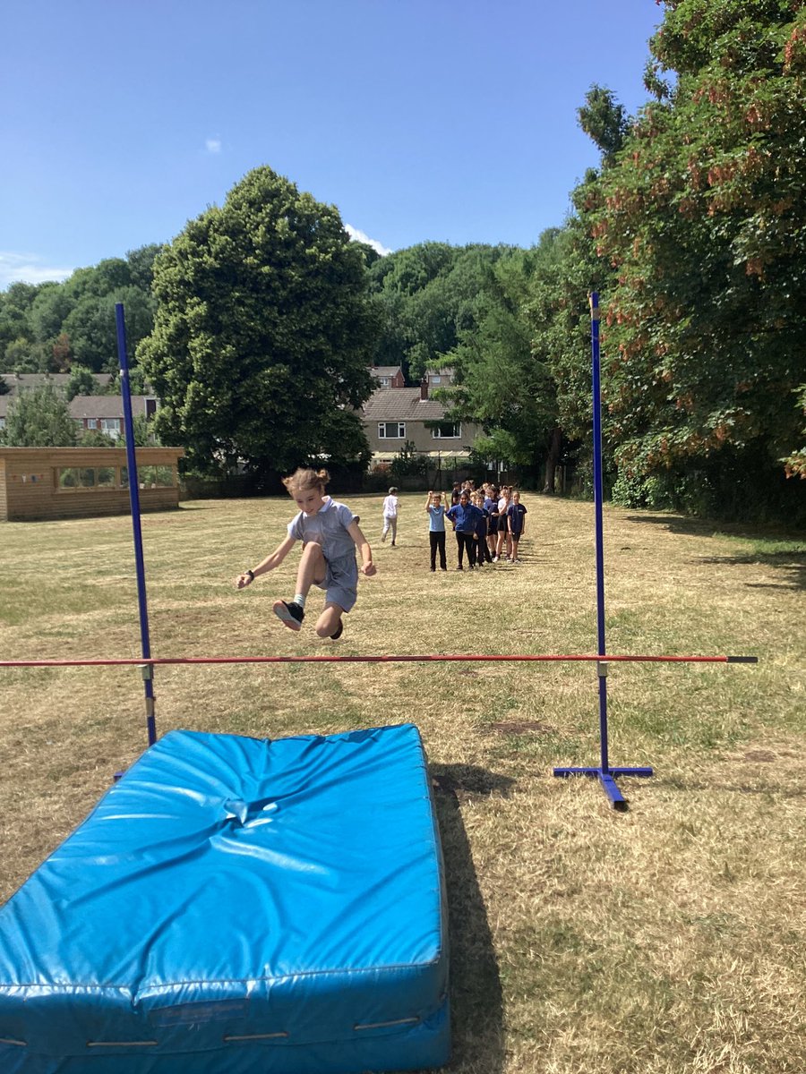 glenfromep's tweet photo. #HollyClass continued our athletics unit in PE yesterday with … high jump! We had loads of fun, focused on our technique and all gave it a go. Watch out for our skills at KS2 Sports Day… #pe #year5 https://t.co/7xqITefJyI