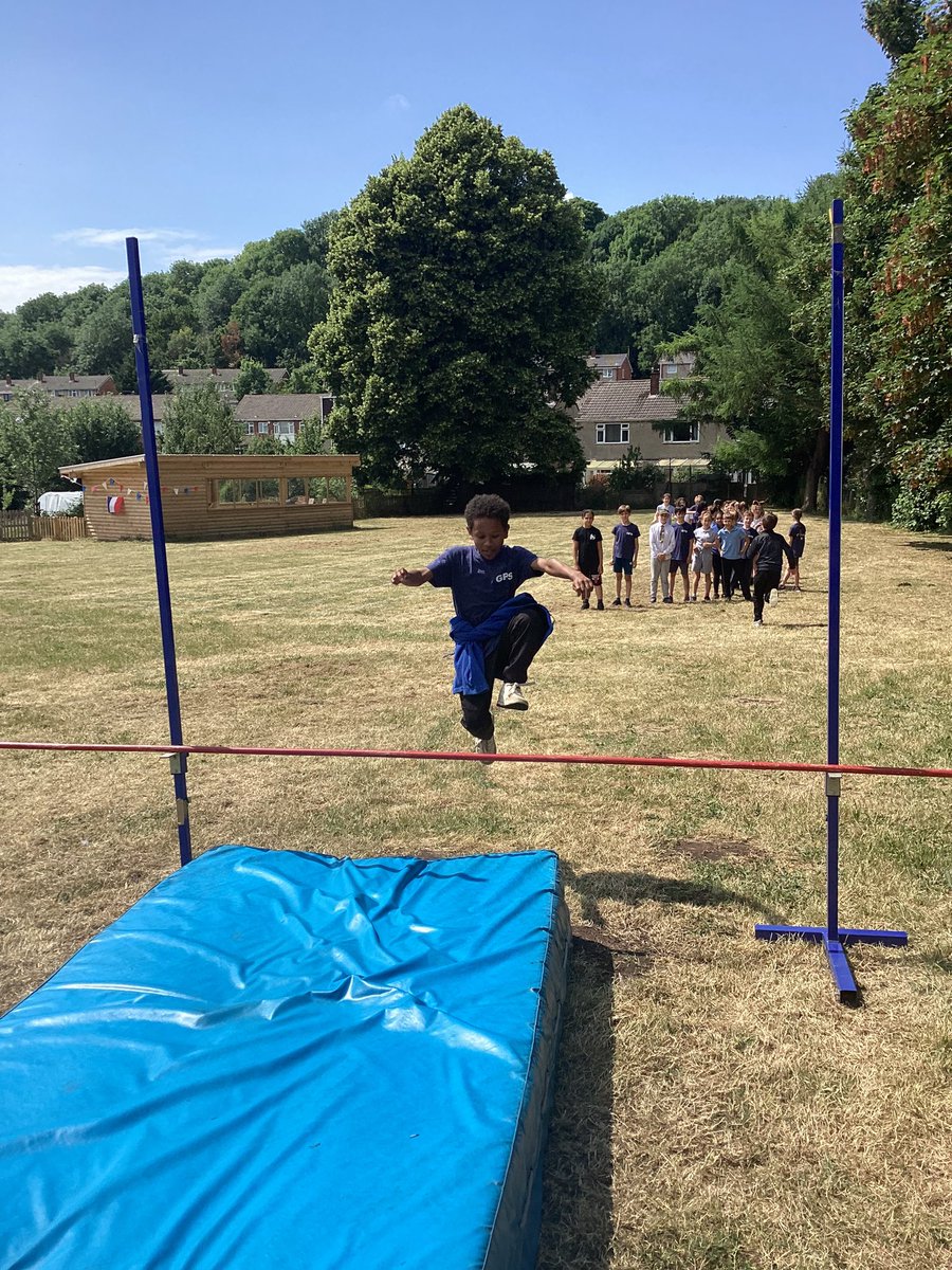 glenfromep's tweet photo. #HollyClass continued our athletics unit in PE yesterday with … high jump! We had loads of fun, focused on our technique and all gave it a go. Watch out for our skills at KS2 Sports Day… #pe #year5 https://t.co/7xqITefJyI