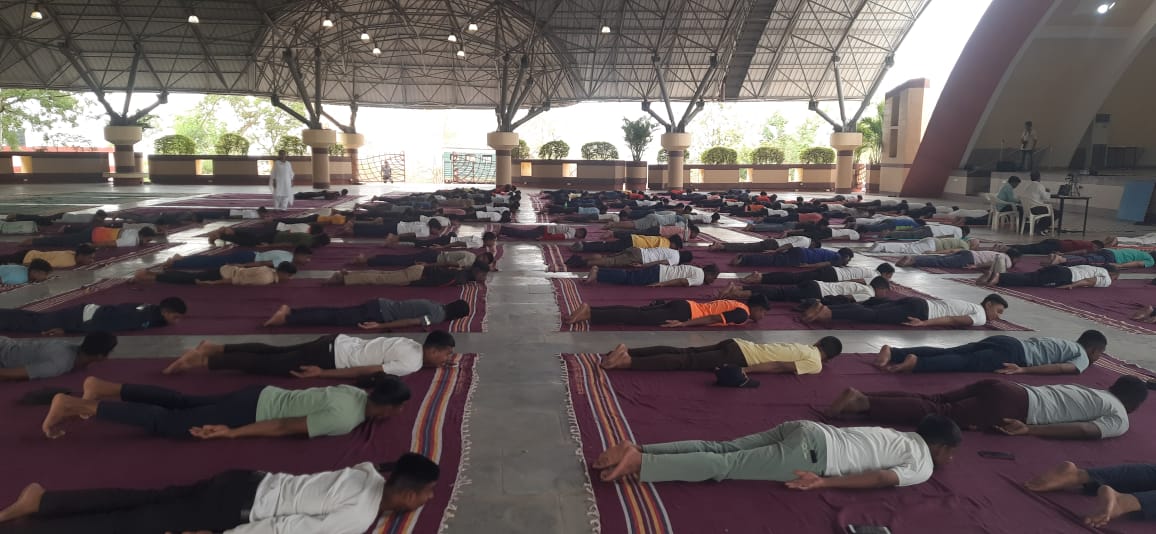 Suyog Krishna Dixit (@dixit_suyog) on Twitter photo #CSCPeYoga #Myyogamypose
<a href="/CSCegov_/">CSCeGov</a> <a href="/CSCSPV_Health/">CSC Health</a> <a href="/moayush/">Ministry of Ayush</a>
Yoga day celebration at dhule Maharashtra. #CSCPeYoga #Myyogamypose
<a href="/CSCegov_/">CSCeGov</a> <a href="/CSCSPV_Health/">CSC Health</a> <a href="/moayush/">Ministry of Ayush</a>
Yoga day celebration at dhule Maharashtra.