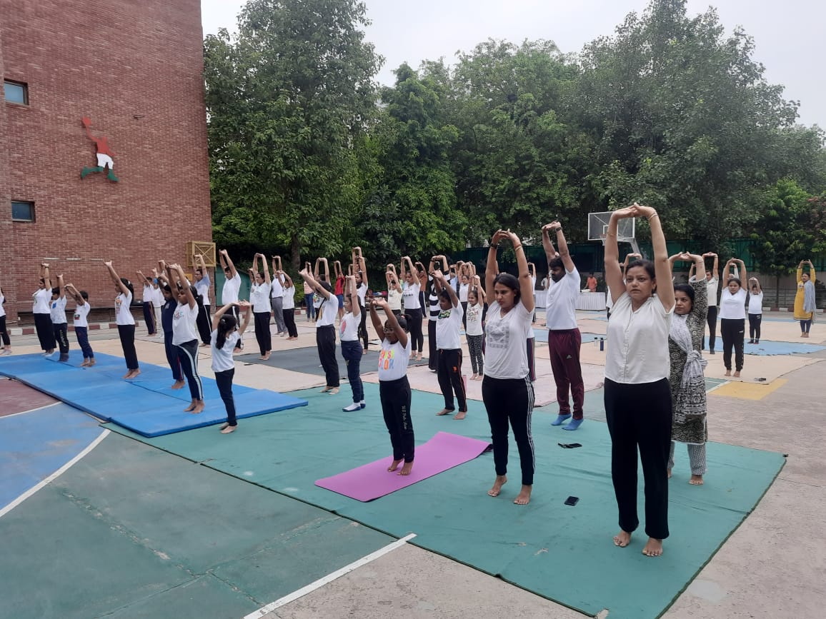 AhlconIntl4SDGs (@sdg4all) on Twitter photo 9tn international yoga day, Yoga is a mirror to look at ourselves from within."
Inhale the future, exhale the past." #InternationalDayofYoga2023 at #Ahlconintl <a href="/ashokkp/">Ashok Pandey</a> <a href="/y_sanjay/">Sanjay Yadav</a> <a href="/pntduggal/">PUNEET DUGGAL</a> <a href="/cbseindia29/">CBSE HQ</a> <a href="/narendramodi/">Narendra Modi</a> @Kavita_hm #YogaforVasudhaivaKutumbakam
#YogaBharatMala 9tn international yoga day, Yoga is a mirror to look at ourselves from within."
Inhale the future, exhale the past." #InternationalDayofYoga2023 at #Ahlconintl <a href="/ashokkp/">Ashok Pandey</a> <a href="/y_sanjay/">Sanjay Yadav</a> <a href="/pntduggal/">PUNEET DUGGAL</a> <a href="/cbseindia29/">CBSE HQ</a> <a href="/narendramodi/">Narendra Modi</a> @Kavita_hm #YogaforVasudhaivaKutumbakam
#YogaBharatMala