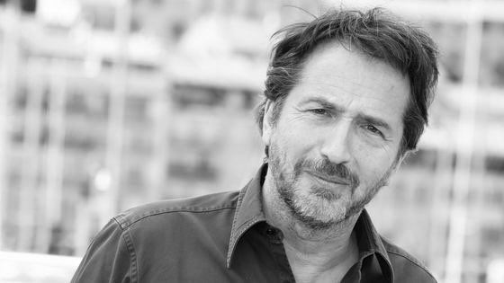 TouitouFred's tweet image. “ Tous les matins, on a une mission. Trouver la gaieté au milieu des raisons de désespérer. La beauté au milieu des laideurs. La gentillesse au milieu des visages fermés. Les caresses au milieu des griffes. La tendresse au milieu des gifles. L'ouverture au milieu des fermetures.…