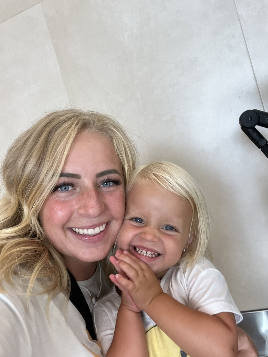 DevreeDove's tweet photo. Little over due but she’s 2 now😭🫢🤍 https://t.co/gQUIRYhgbK