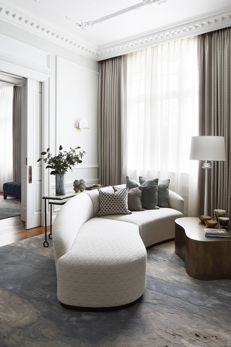 TheBetterHomeUk's tweet photo. The stunning cornicing, coving, wall-panelling and decorative mouldings were carefully repaired, decorated and wallpapered by our craftsmen and women. 

Design: Helen Green Design

📍Cavendish Sq Project

#londoninteriors #londoninteriordesign #interiordesign #interiors https://t.co/QMyBDO21uZ