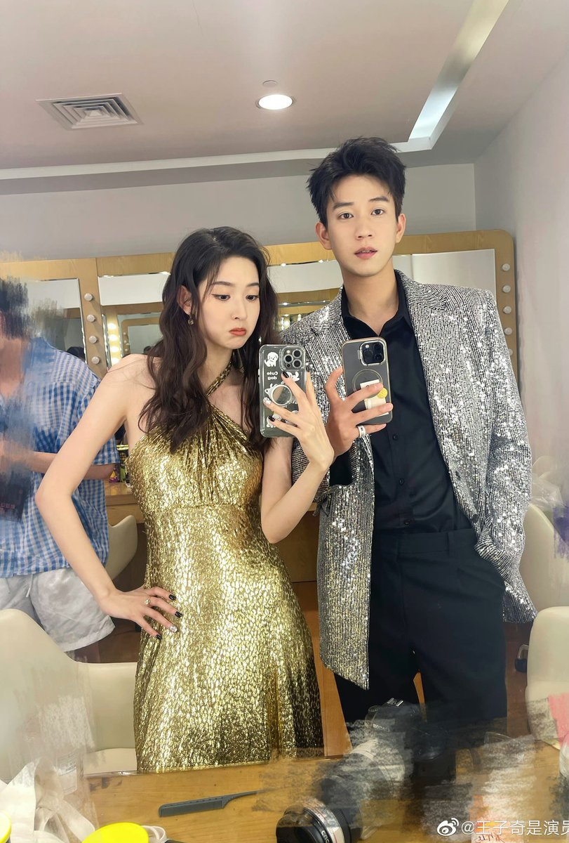 my two fave otp taking mirror selfie together!!🤳🏻😍🥹💗

– i love them both so much!!🫶🏻

#dew_jsu #tontawan_t · #ดิวตู #DewTu
#wangziqi #wangyuwen · #wangwangcouple