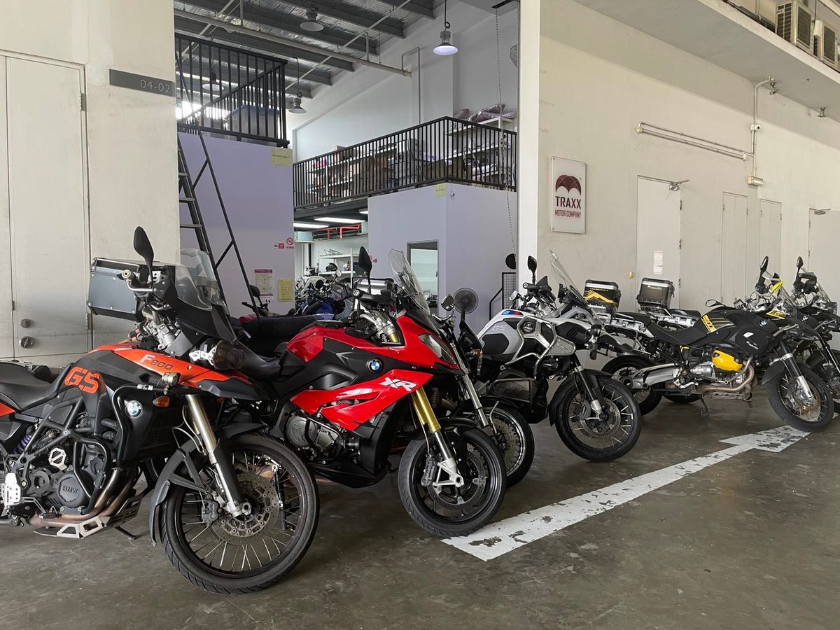 Full house! 

Getting customers’ beloved bikes ready for the long weekend at #ThatShopThatCorner.

#BMW #F800GS
#BMW #S1000XR
#BMW #R1200GS
#BMW #R1200GS