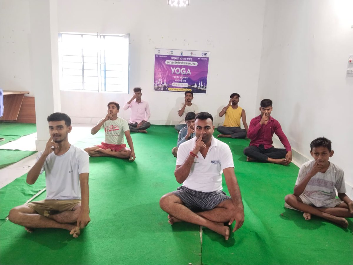Celebrating the international Day of Yoga 2023 With CSC VLE Sahibganj Jharkhand.

#CSCPeYoga 
#MyYogaMyPose 

<a href="/CSCegov_/">CSCeGov</a> 
<a href="/CSCJharkhand/">CSC Jharkhand</a> 
<a href="/spm_jharkhand/">Wasim Imam</a>