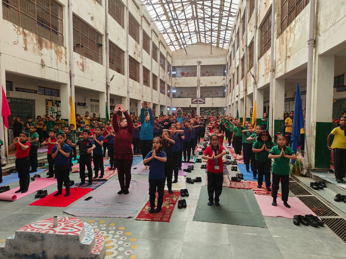 KvitbpM's tweet photo. CELEBRATING INTERNATIONAL YOGA DAY IN KV ITBP MERTHI.
@ro_kvs
@KVS_HQ https://t.co/nPaO3qrLpI