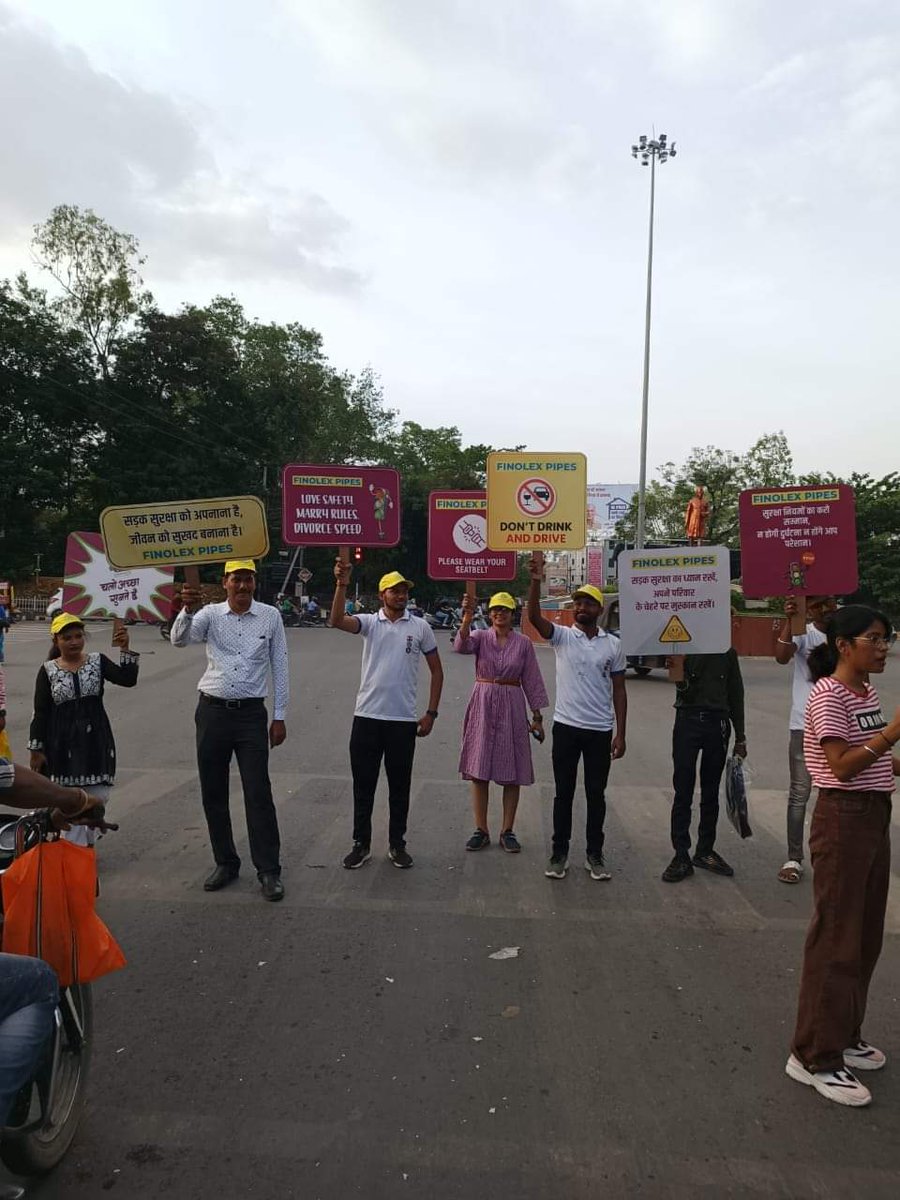 nssggcuCG's tweet photo. Terrific words: prevention is better than cure 
With the guidance of hon'ble VC, sir @chakrawalalok the traffic awareness campaign was organized by the volunteers of @ggv_smc Making sure to informed everyone around.
@NSSRDBhopal @_NSSIndia @ChhattisgarhCMO @YASMinistry
@askabir_ https://t.co/jH6nIFFHYV