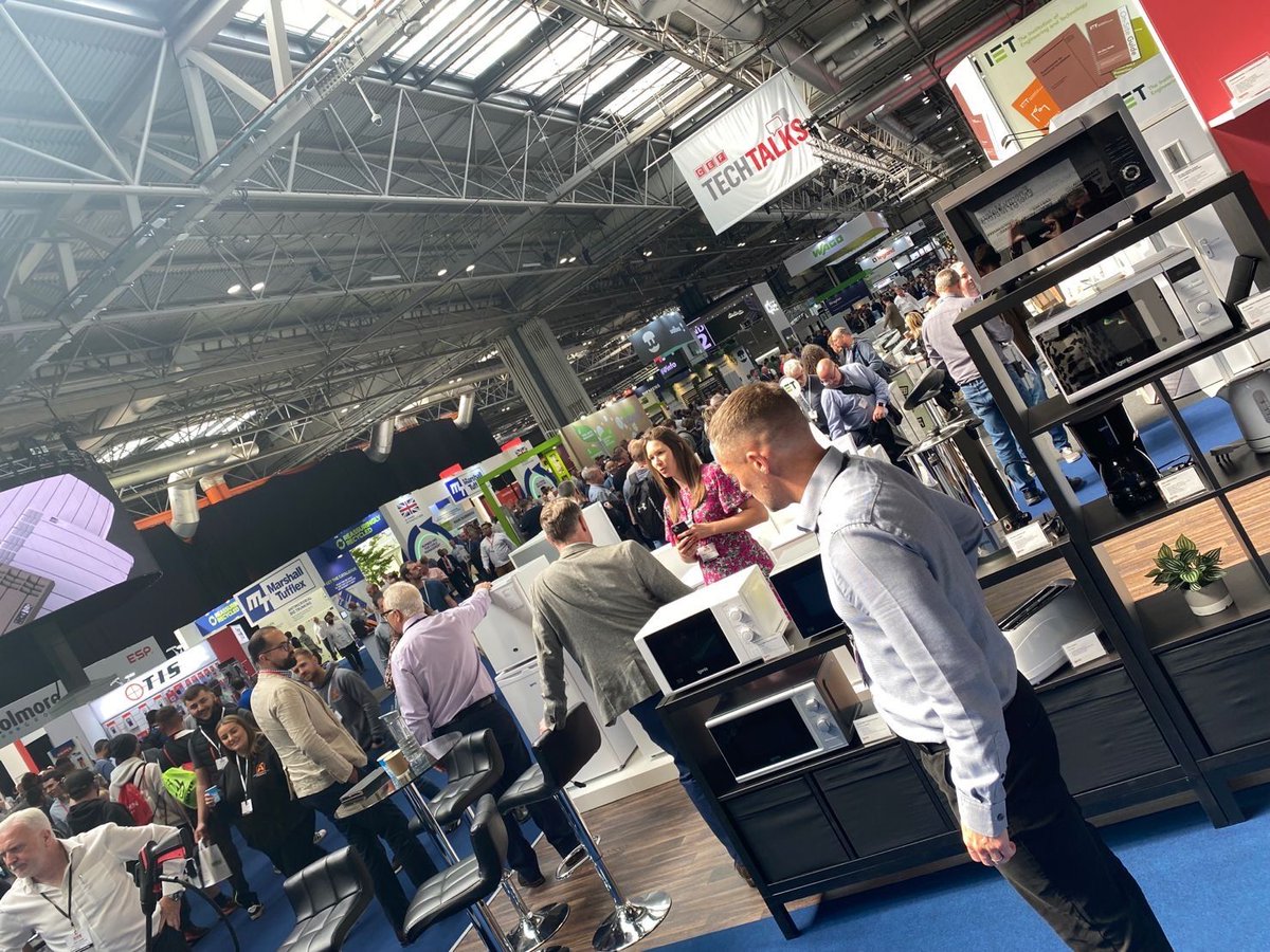 Bluestem in action 🤩

It was great to set up Bluestem Group's custom build #exhibitionstand at #CEFLIVE23. The team were over the moon, and still smiling at the end of a busy exhibition.

We love working with Bluestem, and we are old hands when it comes to Birmingham NEC.