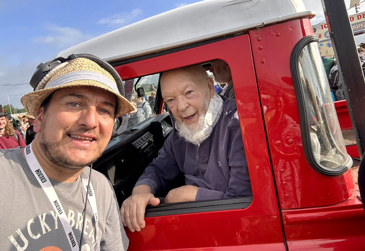 And we’re off!! 

This man has just opened the gates to the grandfather of all festivals! 🔼 

#Glastonbury #MichaelEavis