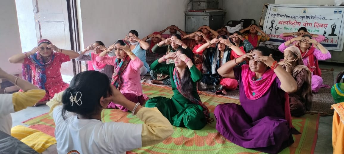 CSCKangra001's tweet photo. आत्मा से जुड़ने के लिए योग दर्शन बहुत जरुरी है I Celebrate 9th International Yoga Day by CSC centres of Kangra .
@CSCegov_

@CSCSPV_Health

#CSCPeYoga #MyYogaMyPose
@ashok_chauhanHP

@sanjaykrakesh

@DcKangra

@Lucky_csc

@DM1987_vijay

@ChhunkuR https://t.co/eFVRTr5itR