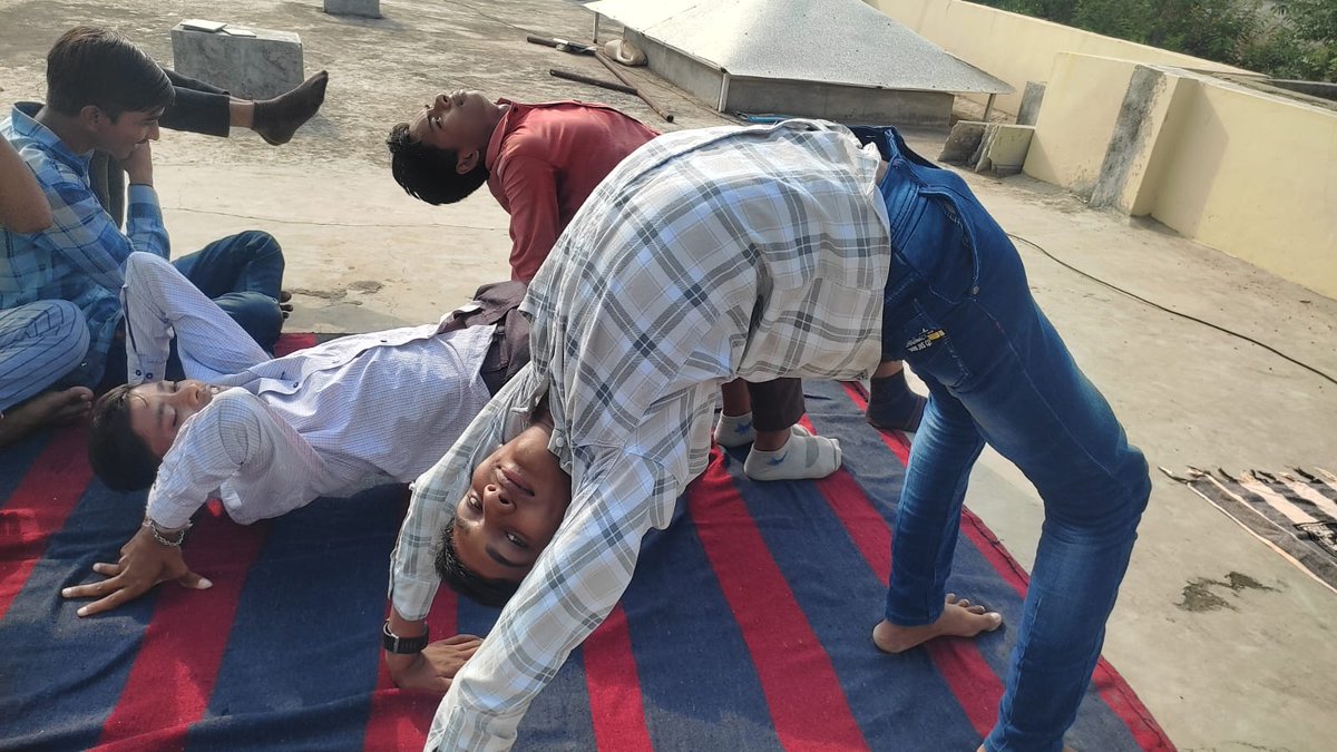 VLE  Prahladsinh Gohil
Dist  Mahisagar
State Gujarat

<a href="/moayush/">Ministry of Ayush</a>
<a href="/CSCegov_/">CSCeGov</a>
<a href="/CSCSPV_Health/">CSC Health</a>
#CSCpeYoga
#MyYogaMyPose