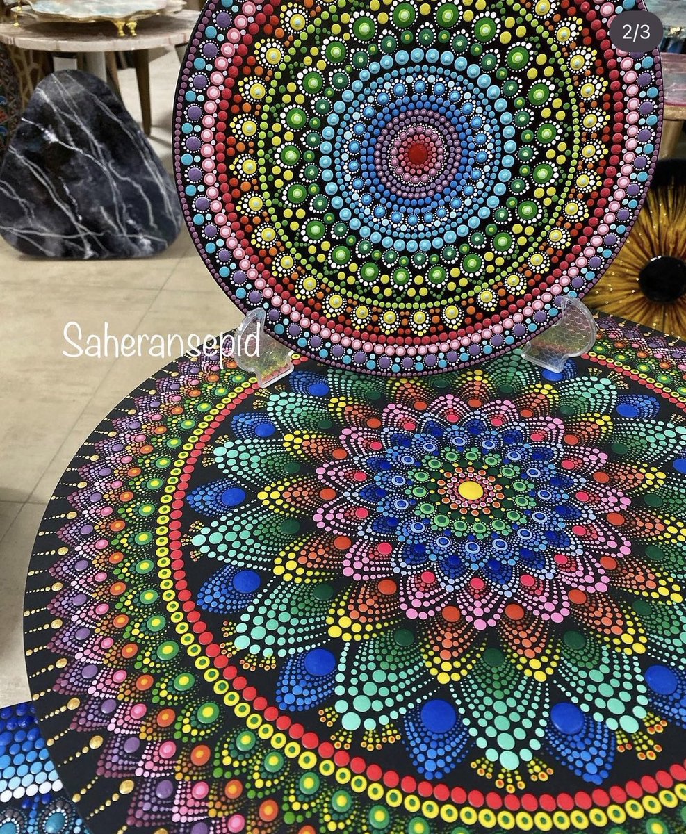 saheransepid's tweet photo. I love this art and this technique❤️😍, the play of color and spirit❤️❤️. Mandela technique.
#mariamolaei #design #art #Dubai #resinart #workshopdubai https://t.co/IhvjxCU7pp