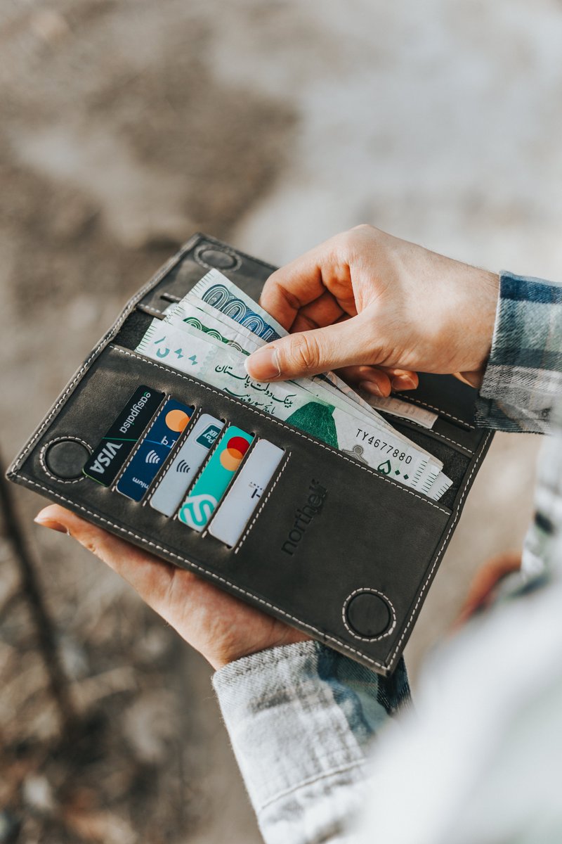 NrthElfOfficial's tweet photo. Get in the green zone with our Alpha Wallet in a vibrant shade of green! Your money will love its new leafy home.
#northelf
#wallet
#style https://t.co/yVrZuiNbqe