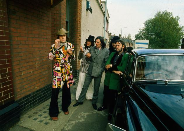 Happy Birthday to Ray Davies, The dedicated follower of fashion, seen here as his character 'Mr Flash' he bought the jacket from Harrods sale for £25 &amp; his S3 Bentley. He wasn't that into cars that we know of, but must have liked this one, as he only sold it in 2017, pls RT