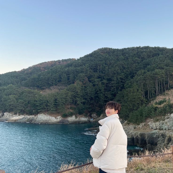 strawrolls's tweet image. — #ثريد
مين هو هيونقجون عضو فرقة كرافيتي؟