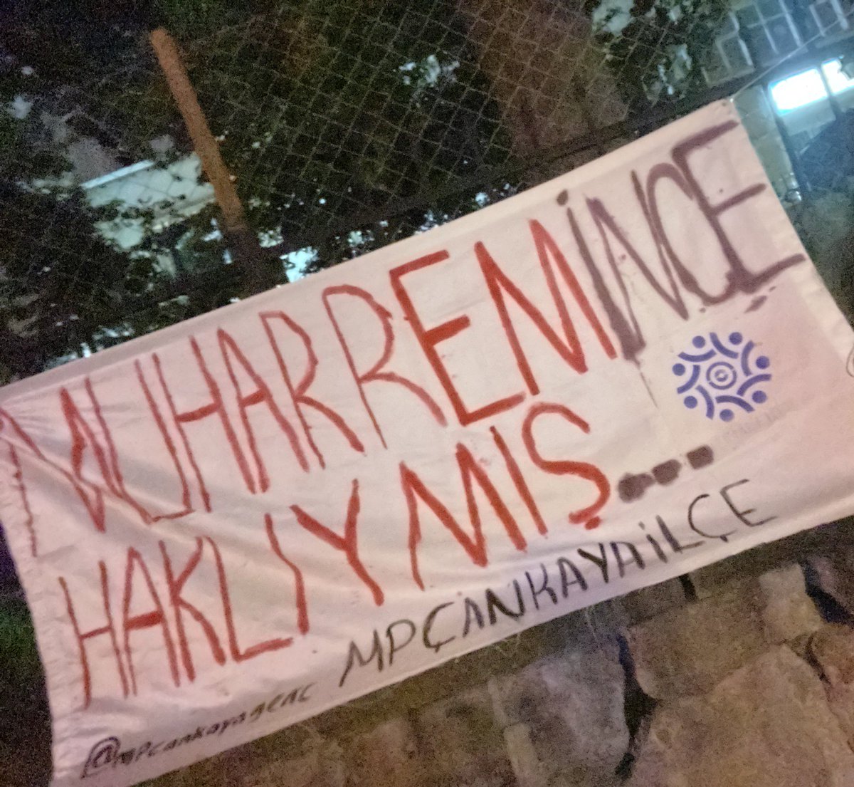 Bizde haklı olduğunu biliyorduk zaten ama mecburduk 🙂