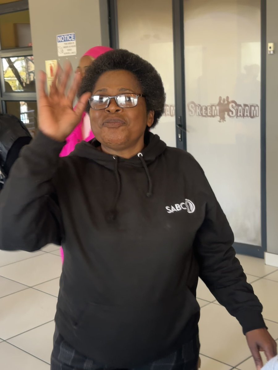 PhilMphela's tweet photo. SPOTTED: Dieketseng Mnisi 

Skeem Saam’s “Mantuli” on the set of the popular SABC1 soapie in Johannesburg. 

#KgopoloReports https://t.co/ZrxzVxiGbj